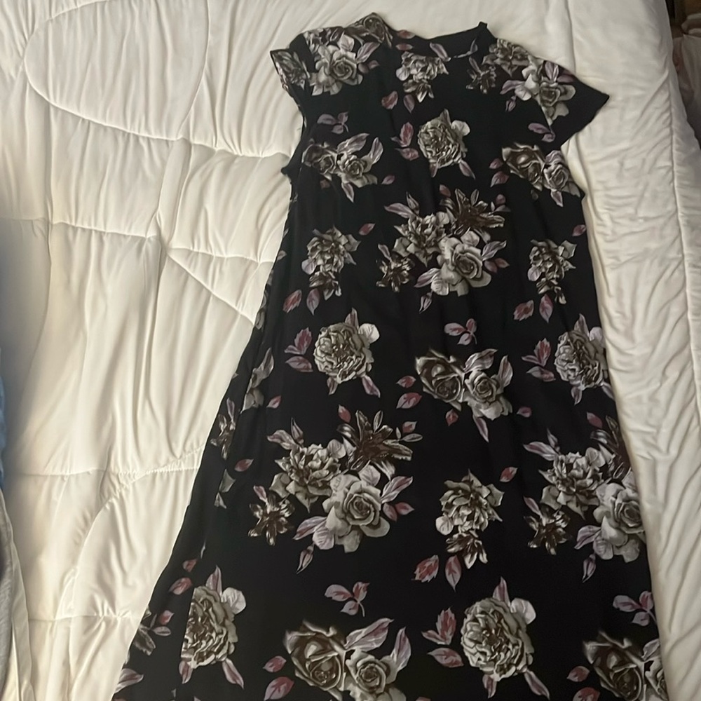 Charming Charlie cap sleeve open back dress
